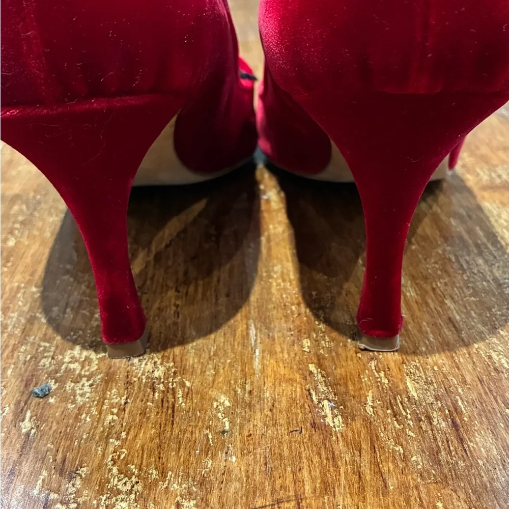 Manolo Blahnik Red Velvet Pointed-Toe Flats with Black Lace-Up Trim - Picture 3 of 8